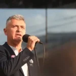 Za njih nijedan zakon ne važi! Srdanović od dve garaže sebi nelegalno napravio još jedan stan – Šta bi tek uradio da se dočepa vlasti